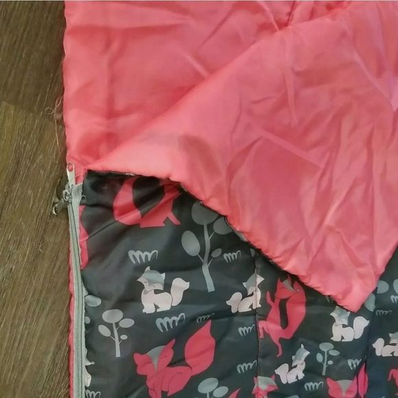 Olivet International Girl's Pink and Gray Fox Reversible Sleeping Bag - Picture 2 of 8